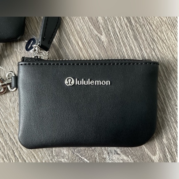 🍋LULULEMON Dual Pouch Wristlet Leather Alternative Black/Silver - Picture 9 of 10